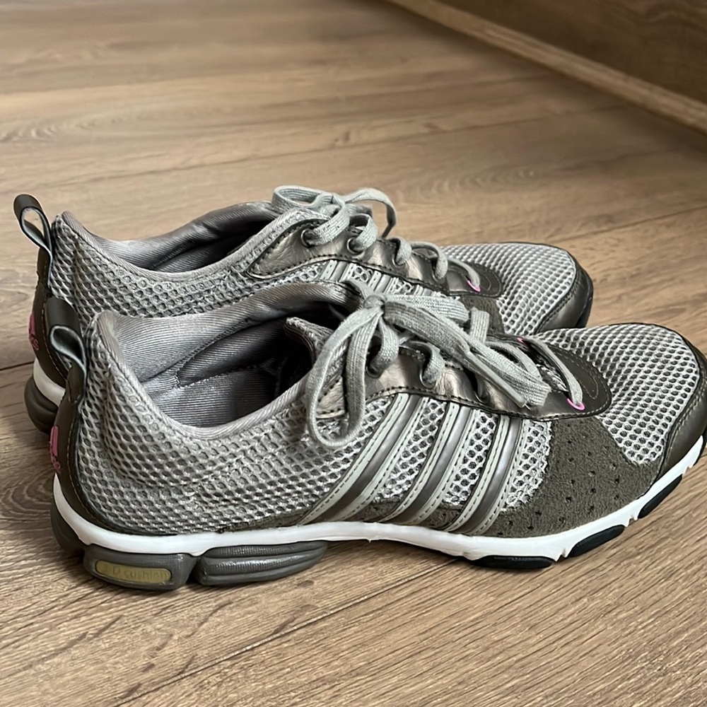 Adidas 3D cloud women’s running shoes 7.5